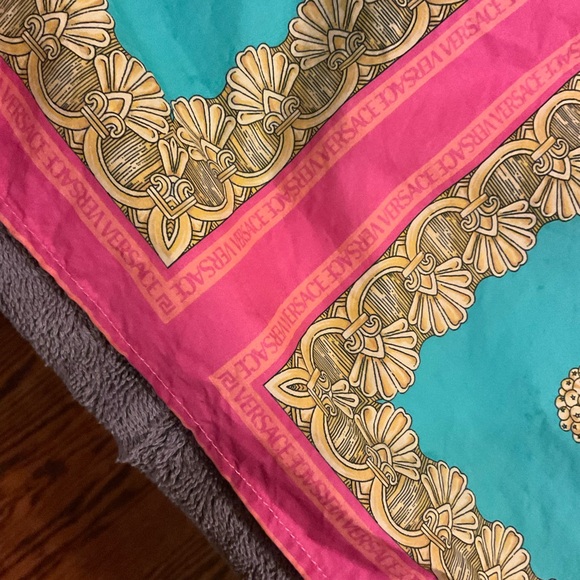 STUNNING YOUNG LADIES “VERSACE BAROCCO GODDESS” Combined Logo Dress BL/WH/GOLD! - Picture 7 of 9